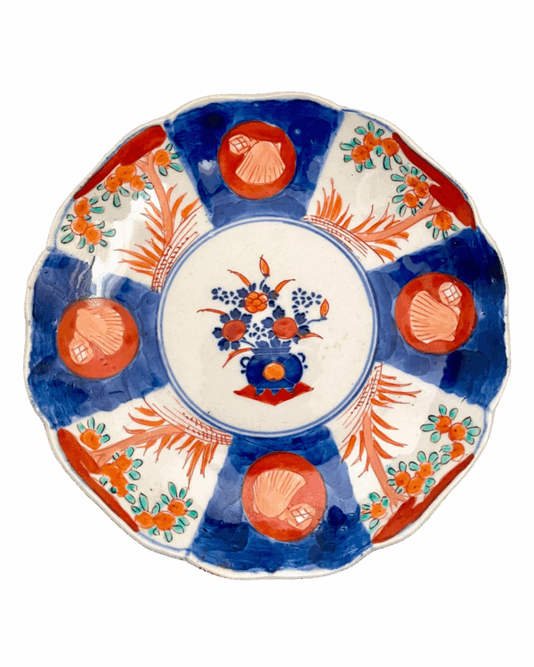 Vintage Imari Decorative Plate – Hand-Painted, Japanese Porcelain, 21 cm Diameter